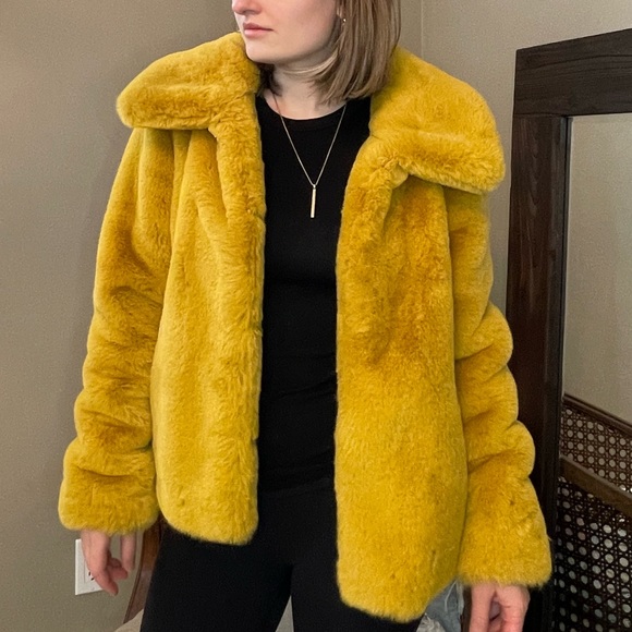 🧸💛 Cozy Chic Teddy Coat in Yellow Gold 💛🧸 - Picture 1 of 5